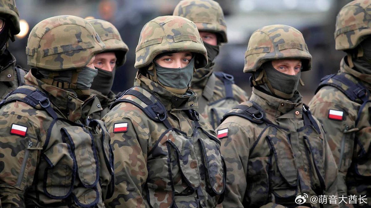 🇵🇱 波兰正向东部与俄罗斯和白俄罗斯的边境部署4万名士兵，这是冷战以来最大规