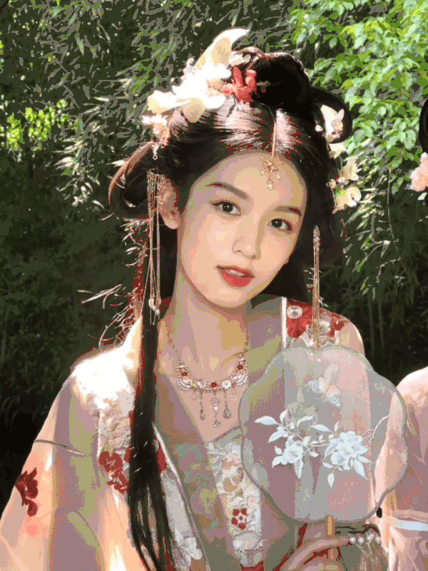 周也杨超越是不是那种长得好看，但演技欠缺点。。 