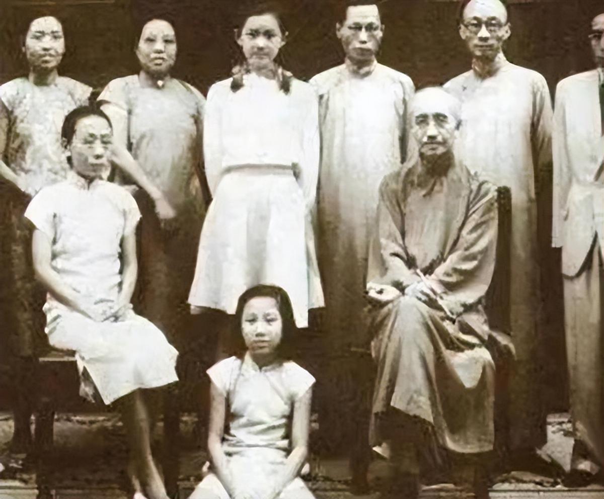 1924年，北大教授章士钊在外面有了女人，妻子吴弱男上门索要说法，不料丈夫却说：