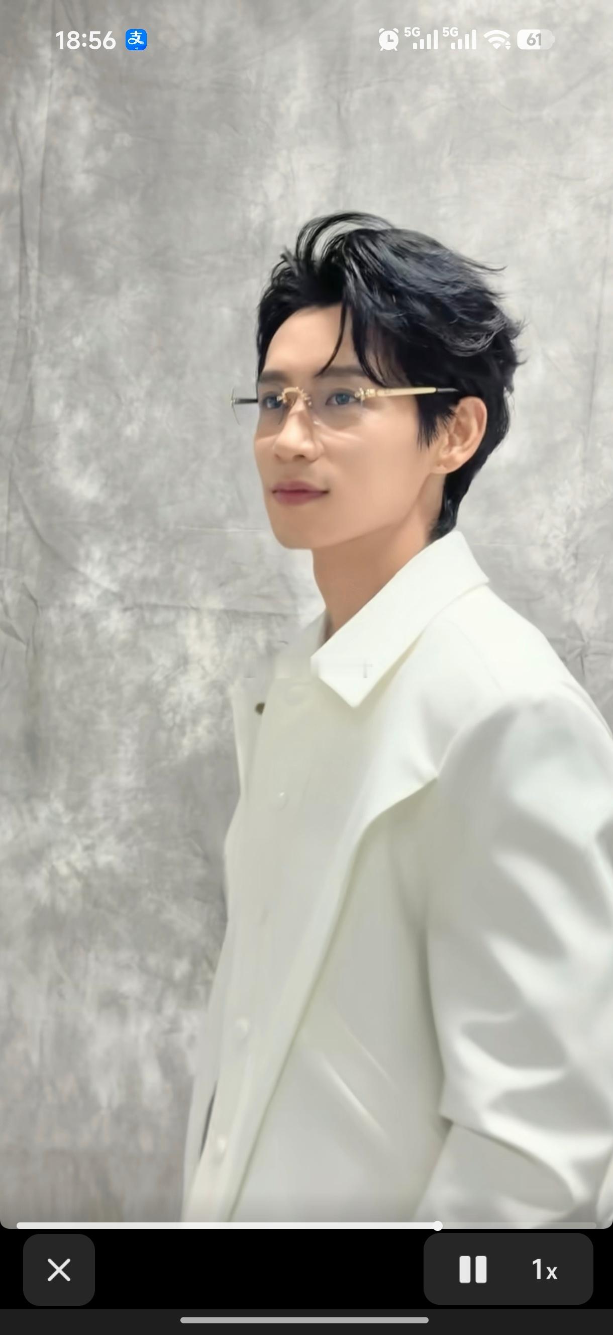 魏晨[超话]全世界最好的魏晨 🧡把眼镜👓焊脸上吧[色][色]​​​