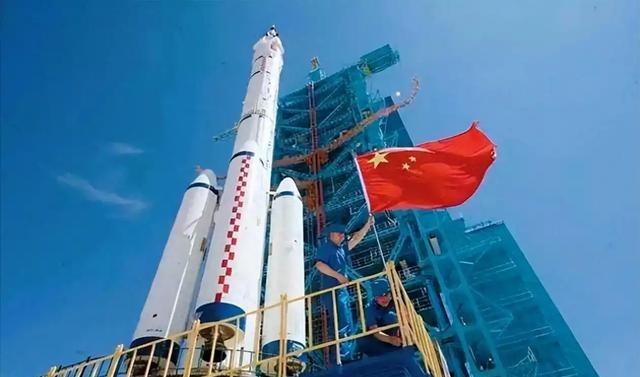 美国军方的中国问题专家Rose Wilcox，最近写文章警告华盛顿，在中国的十五