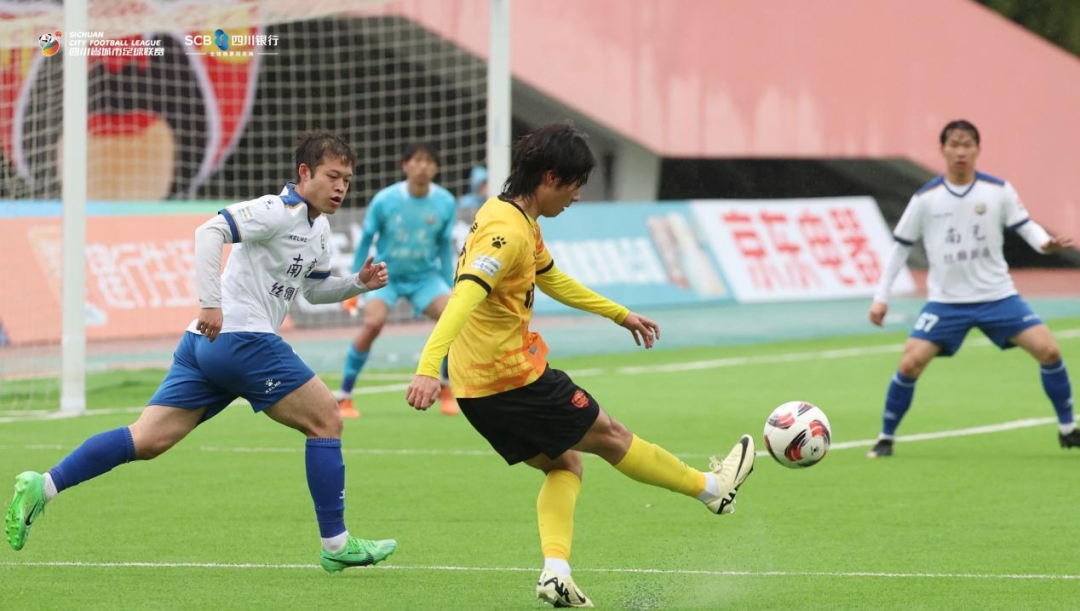 “川超”决赛阶段首轮综述：成都6-1大胜南充，达州凉山握手言和