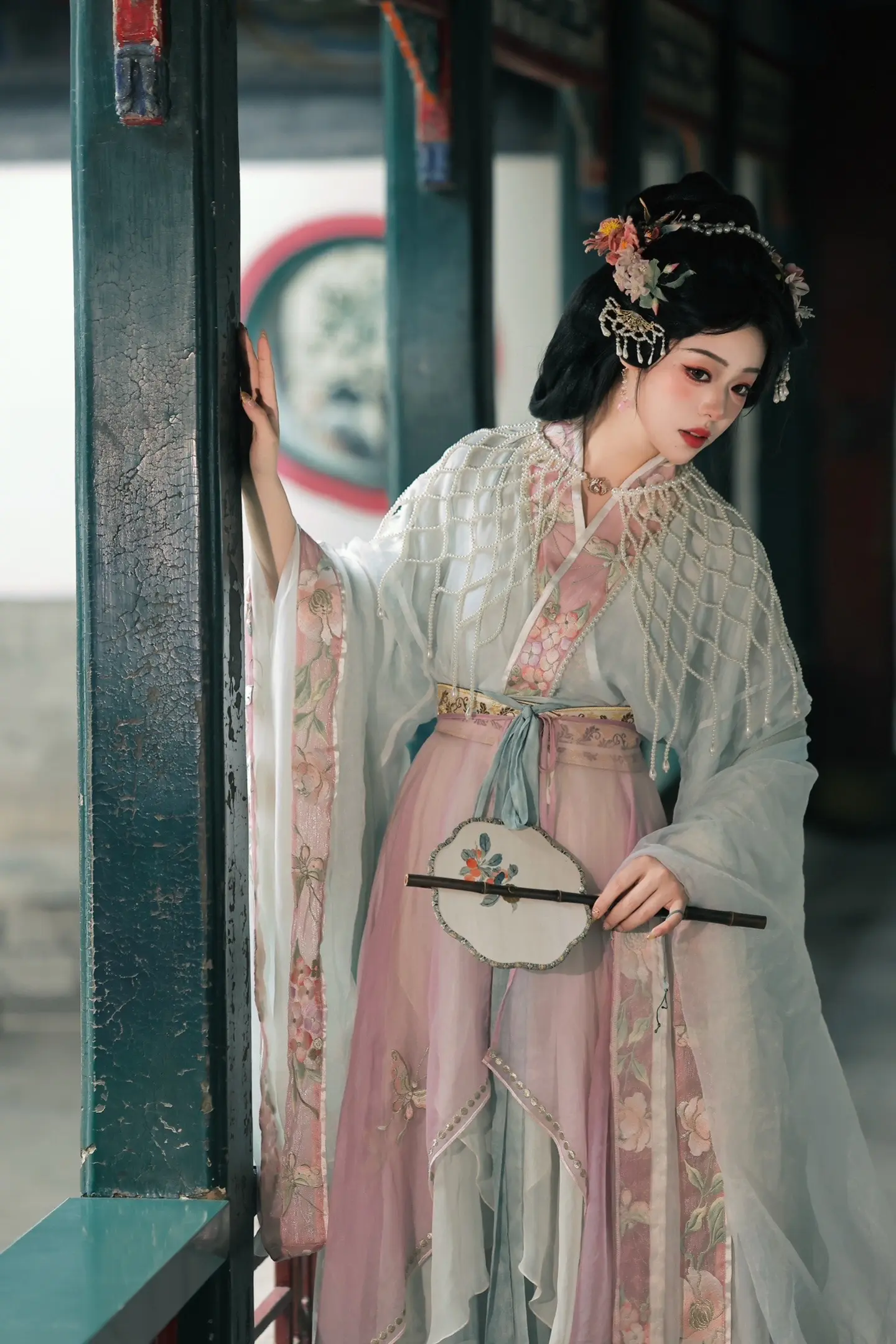 你憔悴我替你明媚。摄/后：我