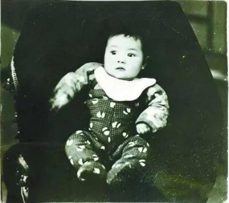 长篇小说《红岩》（上下集）自1963年问世以来，在全国热销，还被改编成各种文艺作