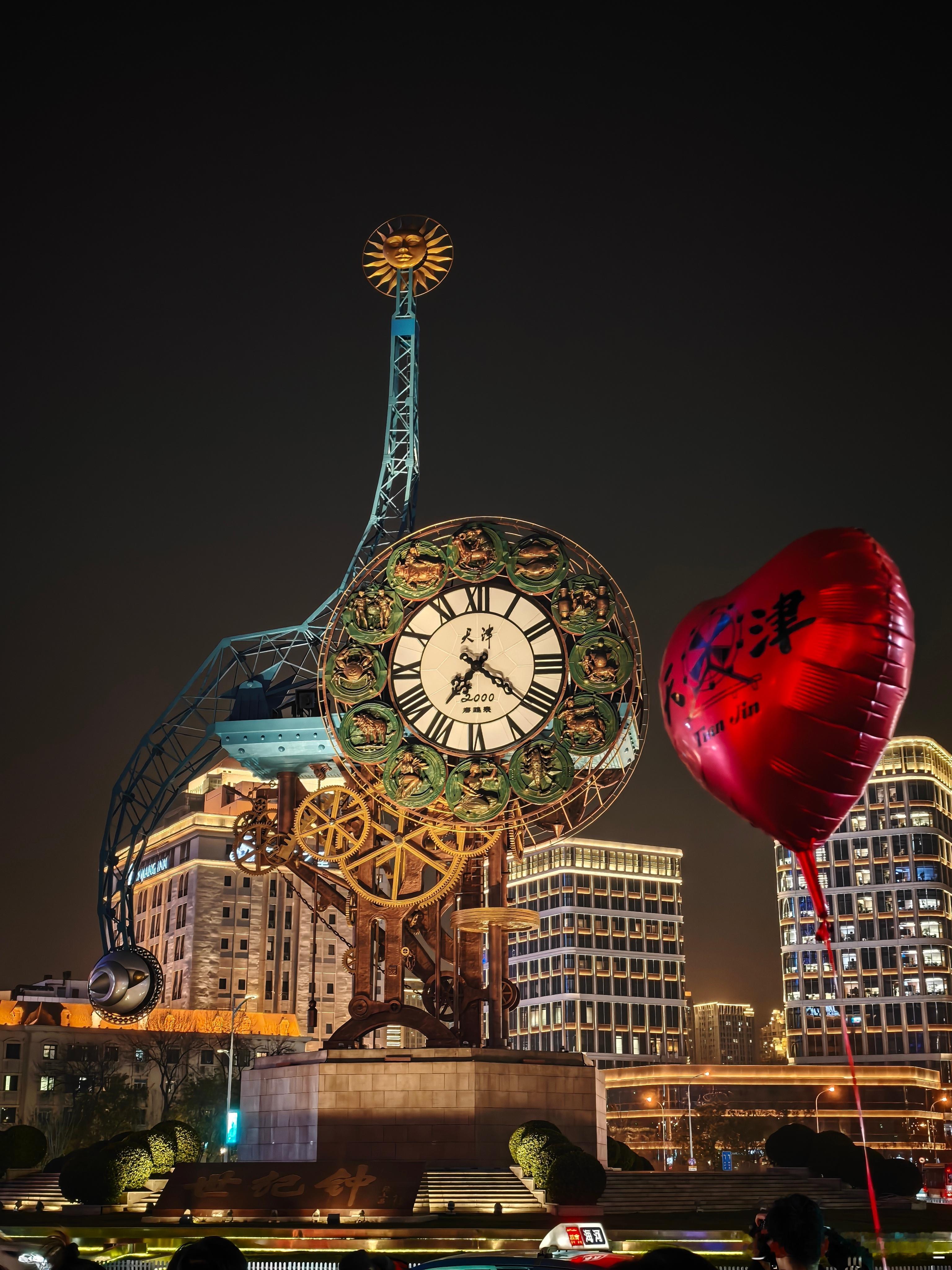 老婆上课，一个人看看夜景