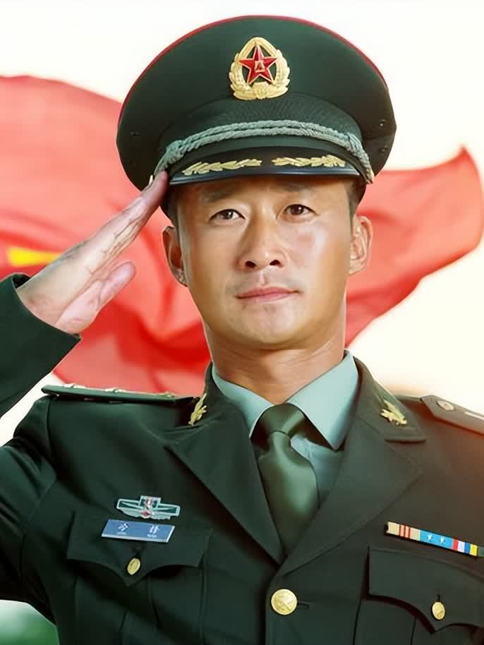 其实我觉得吴京老师除了比较傲娇以外，没啥大毛病，汉子嘛，总有血脉偾张的时候，并不