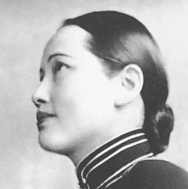 宋庆龄终生未曾生育，1981年法医剖开她的遗体检查，才揭开她最惨痛的秘密，一份病