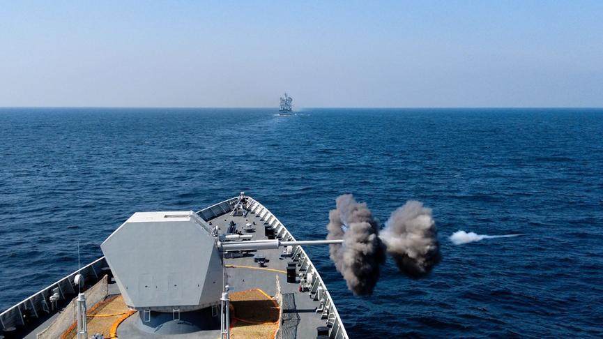 谁也没想到，日本会在挑衅的路上走得这么远、这么急，从驱逐舰强行穿越台海，到内阁批