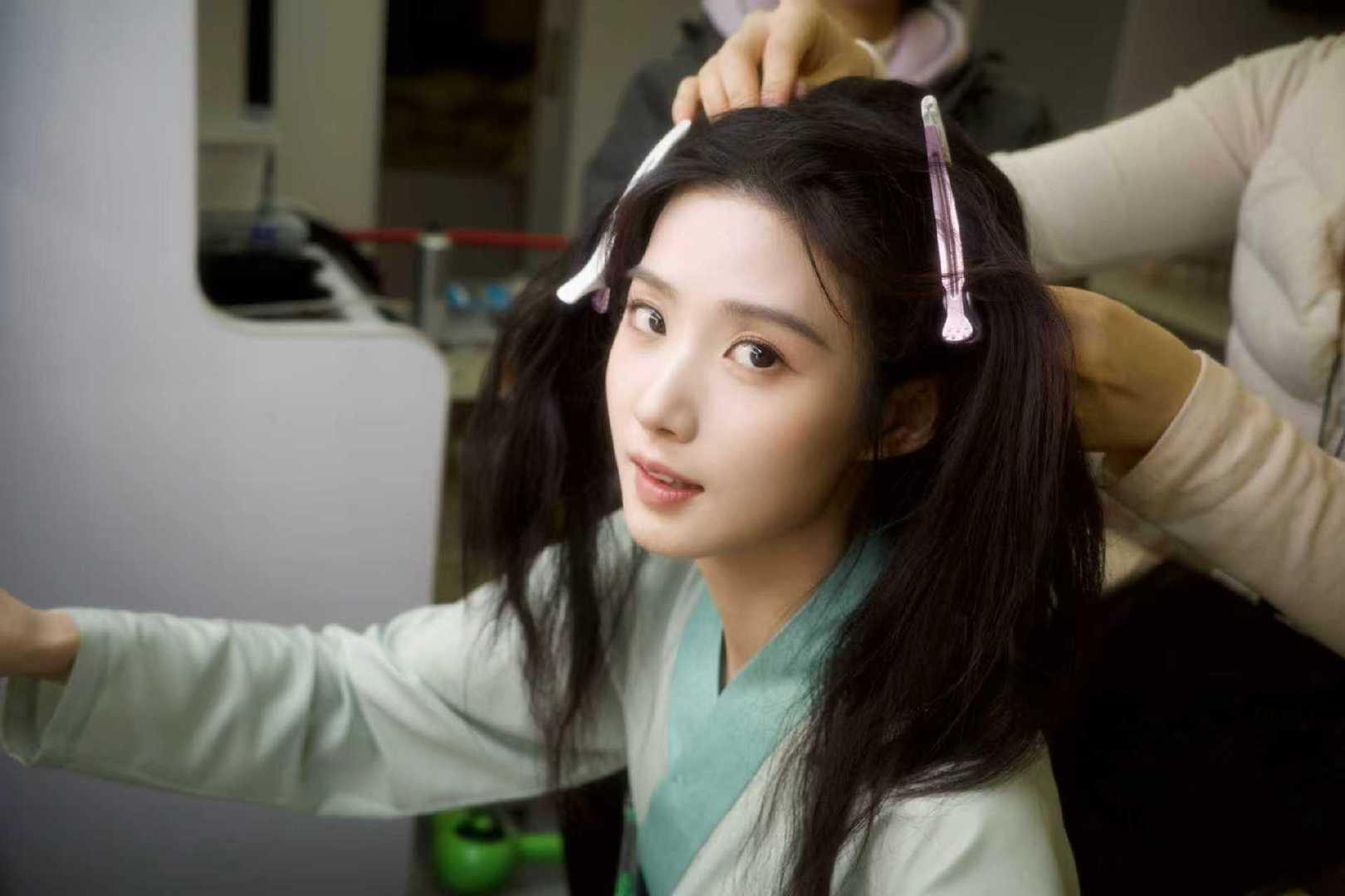 卢昱晓非正式视角卢昱晓可爱浓度满分  卢昱晓非正式视角  是可爱浓度满分的噜噜晓