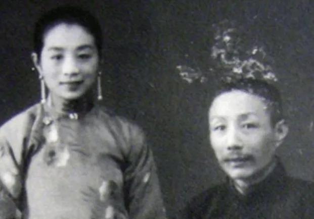 1946年，李鸿章侄孙女李国泰发现养女叶奕华怀孕了，让李国泰没想到的是，这个孩子
