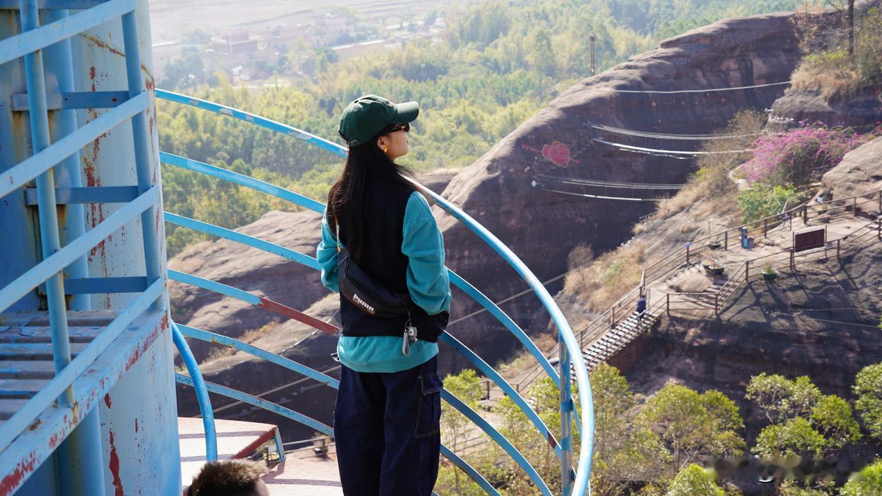 假期打卡清远马头山，挑战岭南第一攀！这个假期，清远好天气持续在线。登上清远马头山