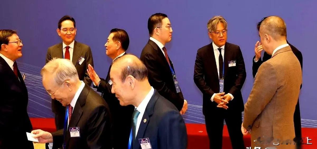 韩国财阀们在中国出现了父慈子孝的温馨一面 ​​​