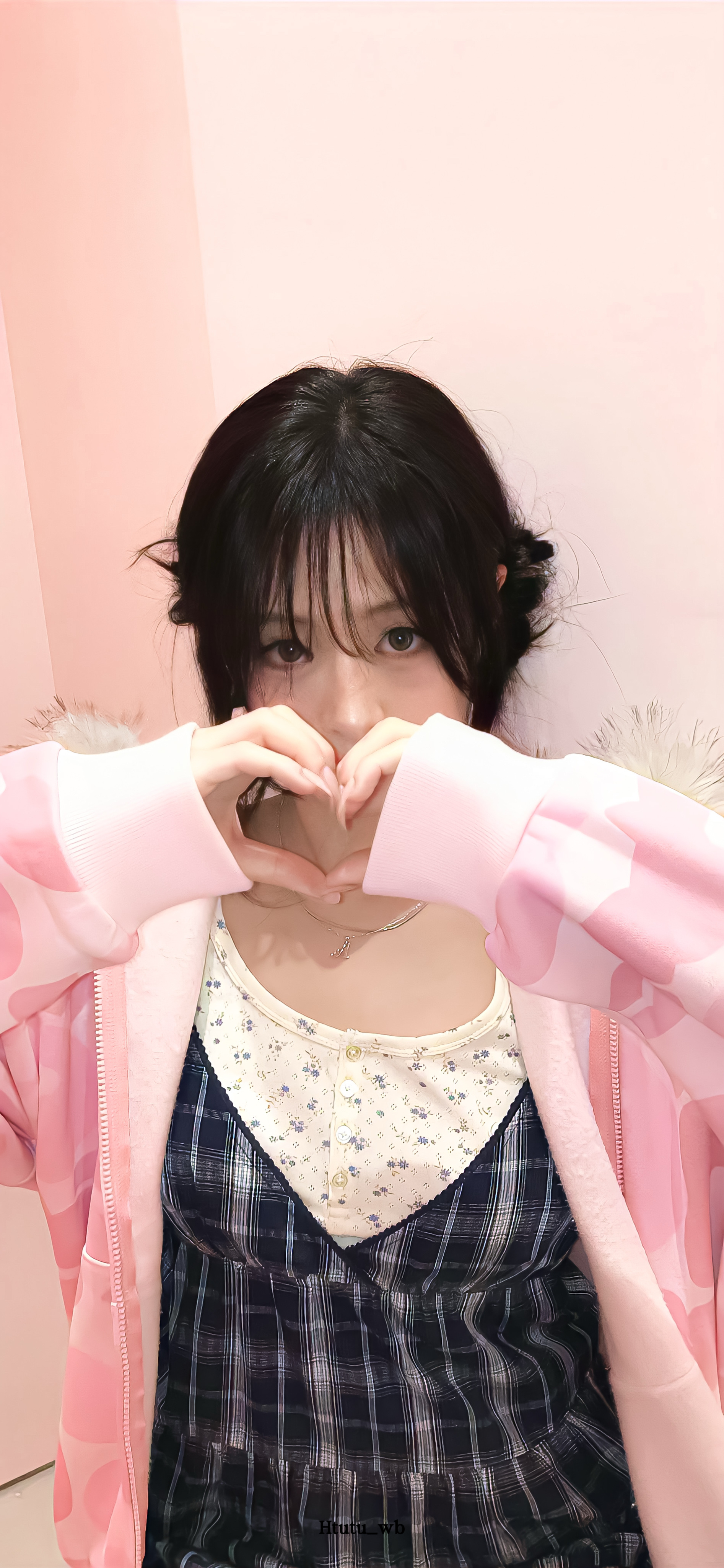 郑雅譞AHyeon壁纸来啦～🐈‍⬛🖤 ​​​