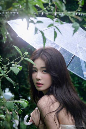 #白鹿一天7套高定# 看到她之后突然想恋爱了 太美了 ​​​