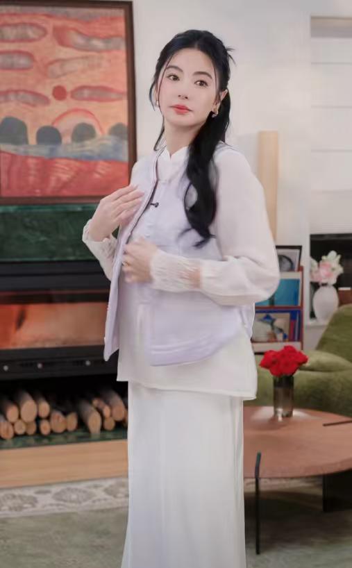 张雨绮，声东击西？
3月20日，张雨绮又怀孕了的消息登上热搜，还有很多网友送上祝