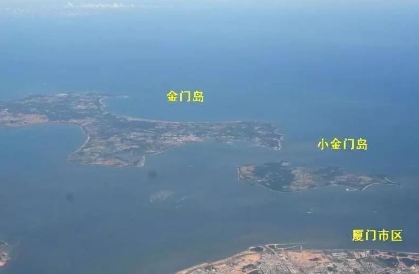 福建对岸，居然藏着一座掏空山体建成的地下堡垒，这是什么情况？

前阵子看到一篇讲