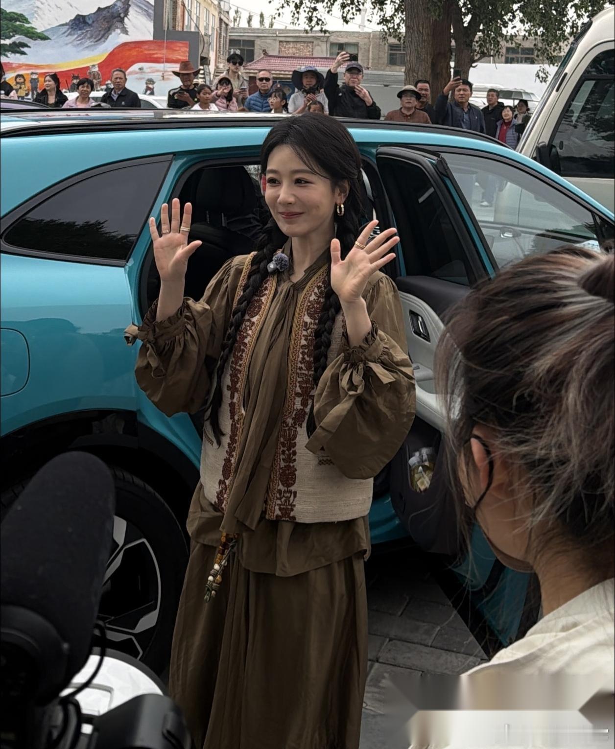 杨紫官宣一两年不接综艺，内娱总算有演员愿意沉下心拍戏。 杨紫近期在采访里透露，接