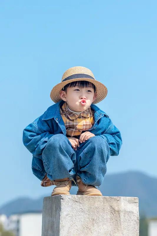 如何用方言表达“吝啬”呢?小气鬼