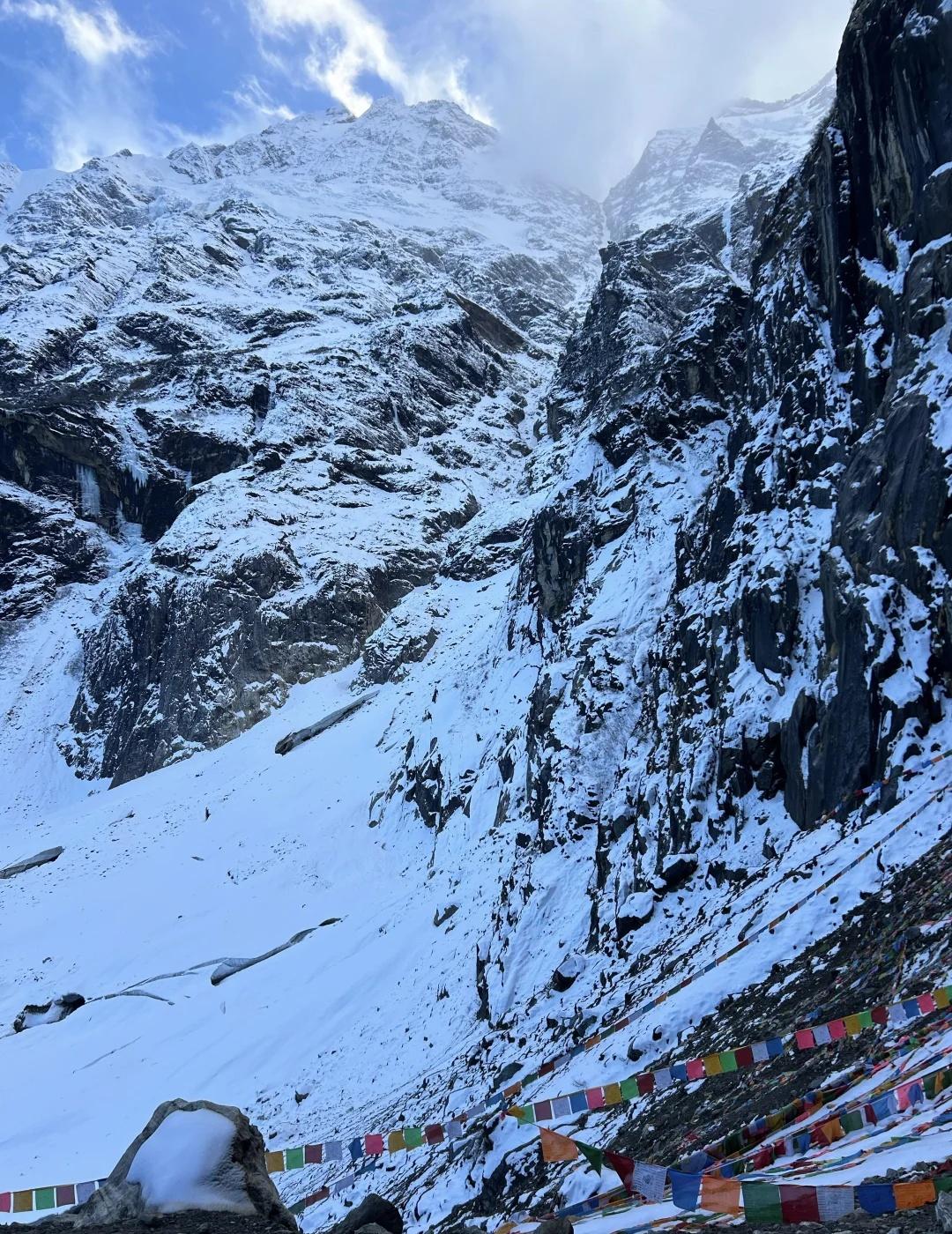 冬天徒步不去雨崩你真的糊涂啊‼️
✨雨崩冬季徒步·为什么值得？
“不去天堂，就去