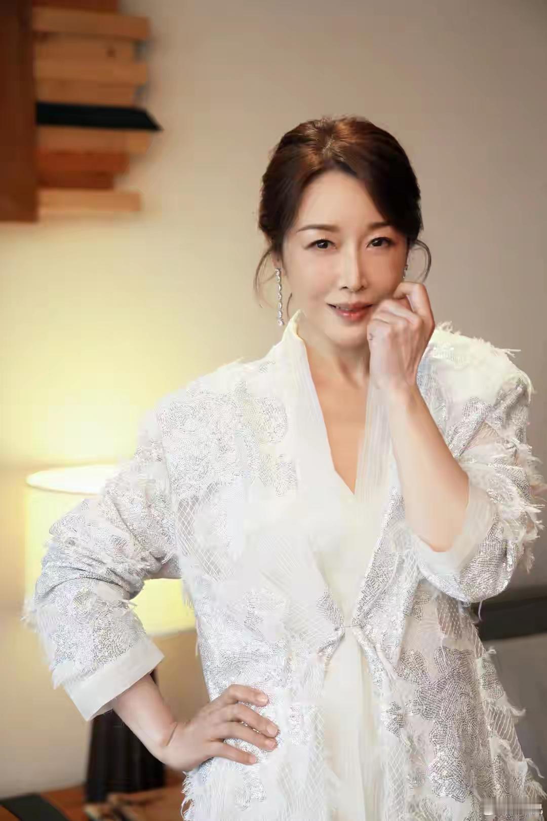 孙悦含泪取消演出，背后原因让人心疼！

就在昨晚，歌手孙悦突然发文宣布取消演出，