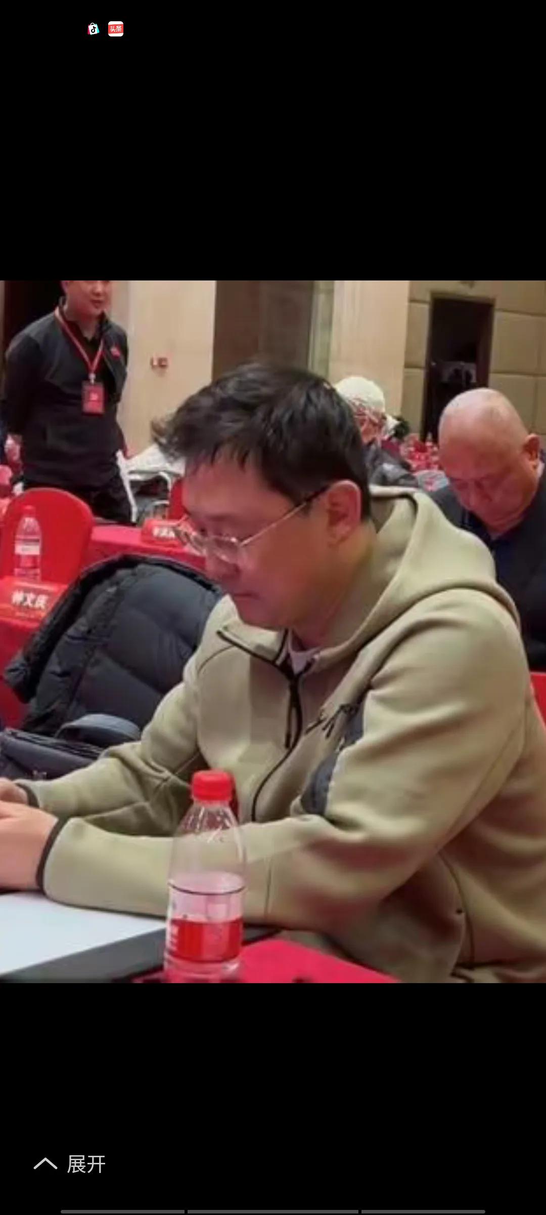 孙继海昨天在辽宁足协第六届会员大会上，当选辽宁足协副主席，为接下来振兴辽宁足球做