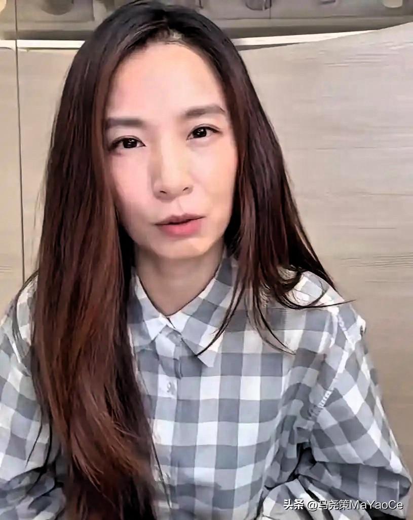 田馥甄直播“解扣子”风波：一场被误读的语言游戏，照出了网络沟通的荒诞

田馥甄（