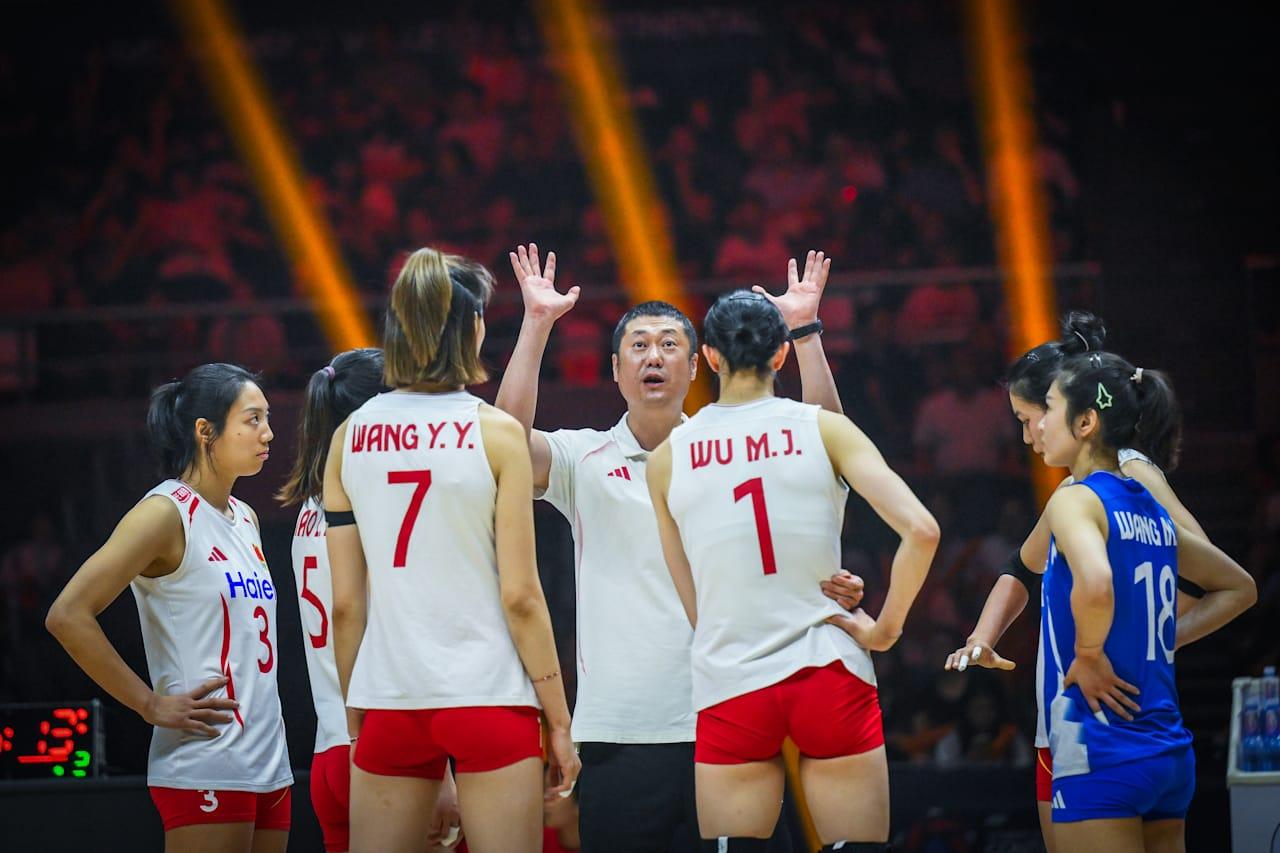 女排亚锦赛一夜四强全部出炉！

中国女排3-0横扫晋级！

半决赛对阵确定！
中