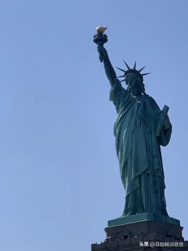 高市早苗访美期间的行径，可谓将其“反华”丑态暴露无遗。她访美时信口开河，公然就涉