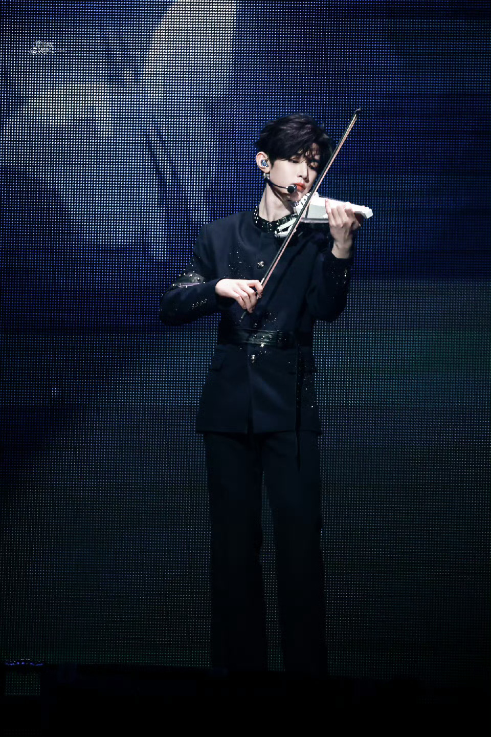 我家爱豆说啥了 “谢谢你拥抱了不成熟的我，现在我要去做好准备给你更确切的爱了，我