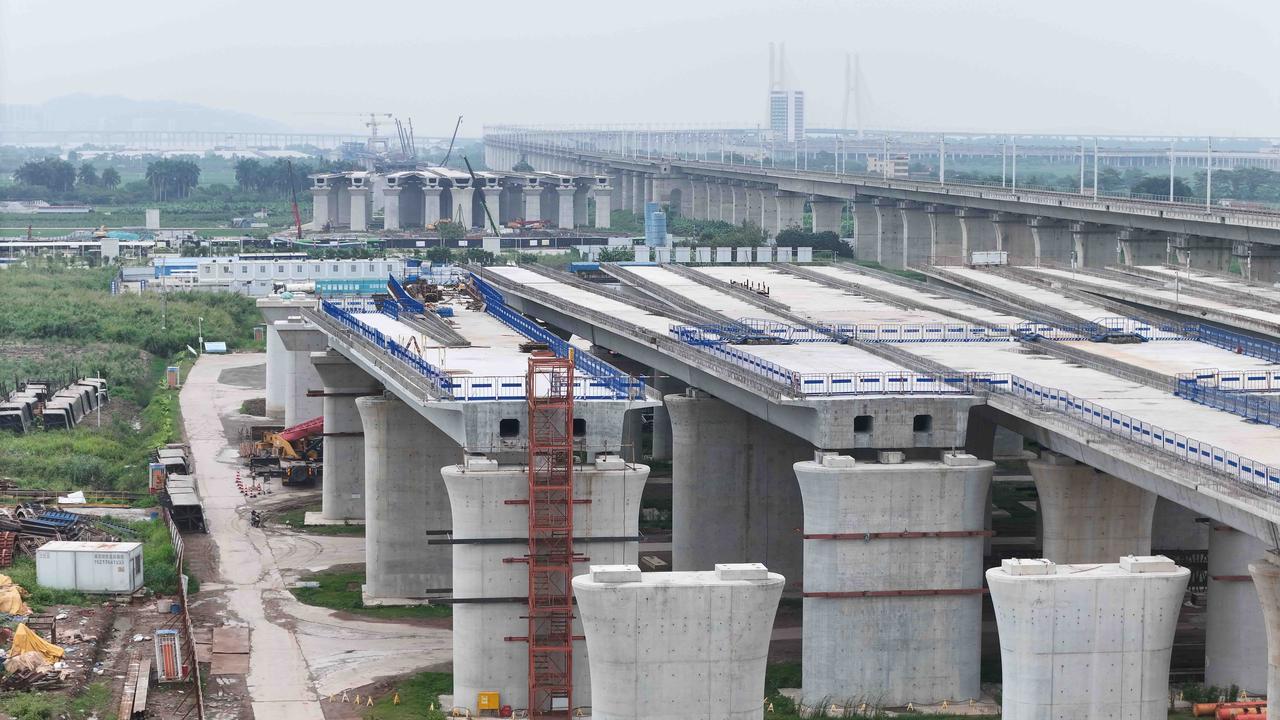 实拍正在建设的广州南沙站，据说规模比白云站还要大南沙的你们期待嘛