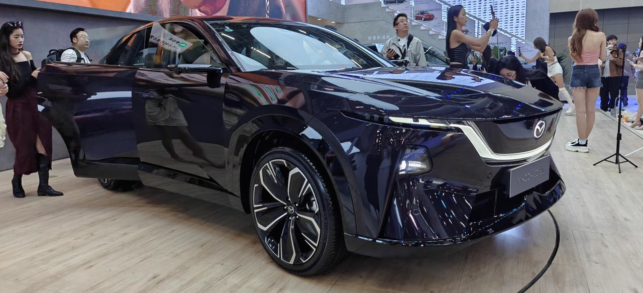 在2025广州车展上见到长安马自达EZ-60，真的有被外观设计打动～延续了马自达