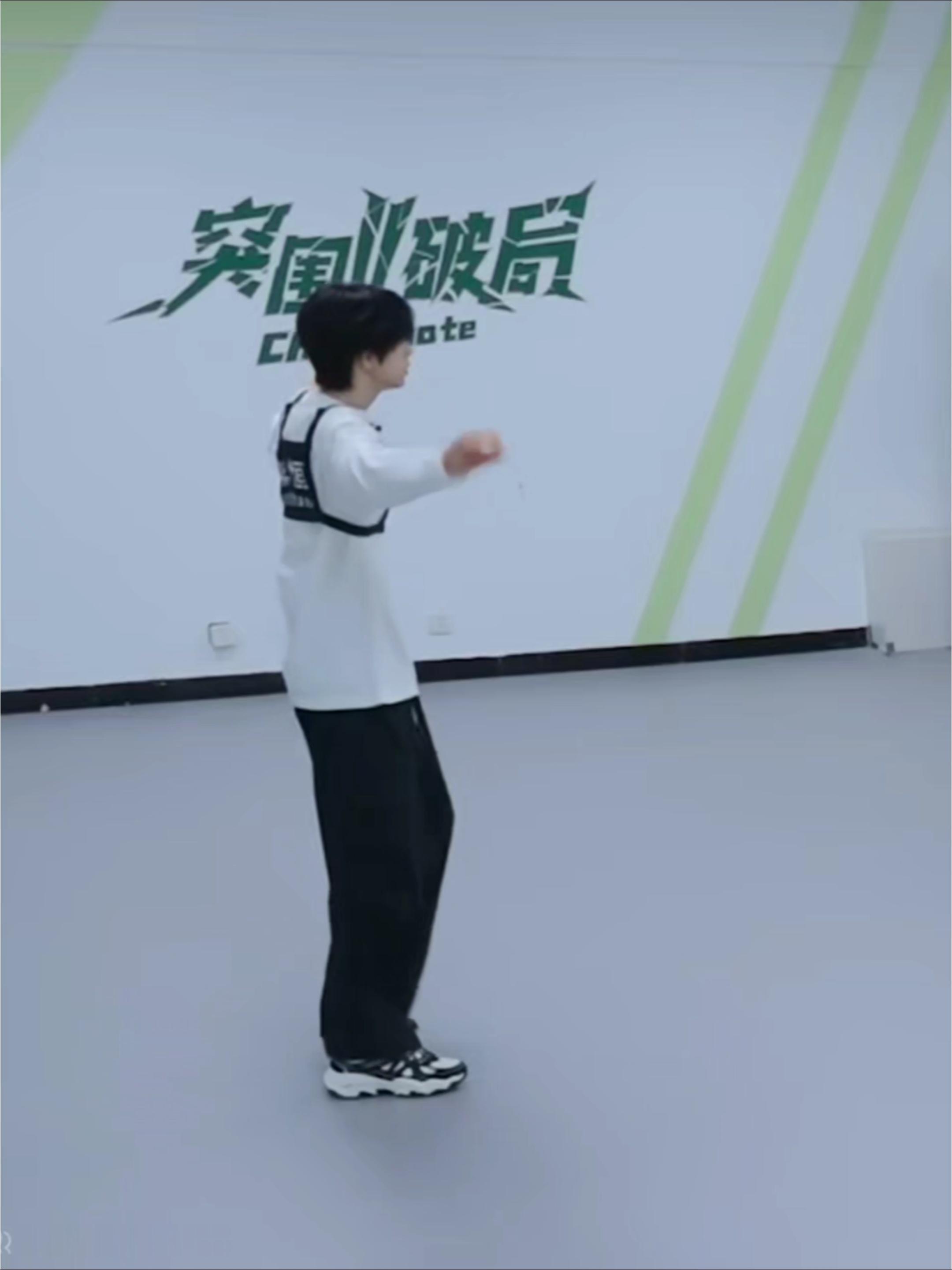 跳的很好啊 