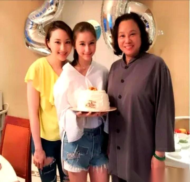 笑死我了，一堆人说三太抠。
抠？人家嫁女儿，传闻里那3个亿的嫁妆，都够咱们奋斗几