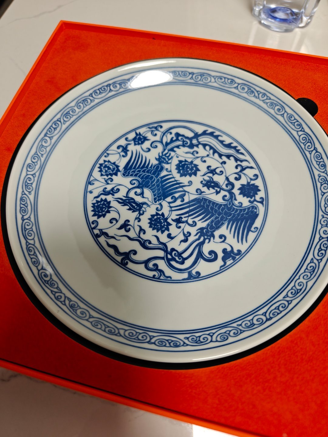 重阳佳节，一盘青花瓷，绘尽龙凤呈祥。愿传统之美伴你岁岁安康。🎨重阳久久安康 ​