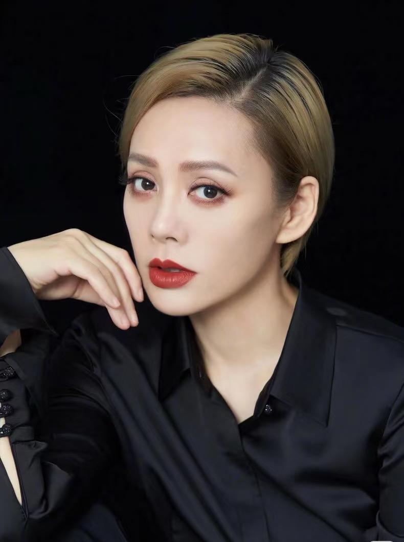 宁静啊宁静， 我奉劝你一句， 别总把心思全放孩子身上。 你家儿子为了护着你，三次