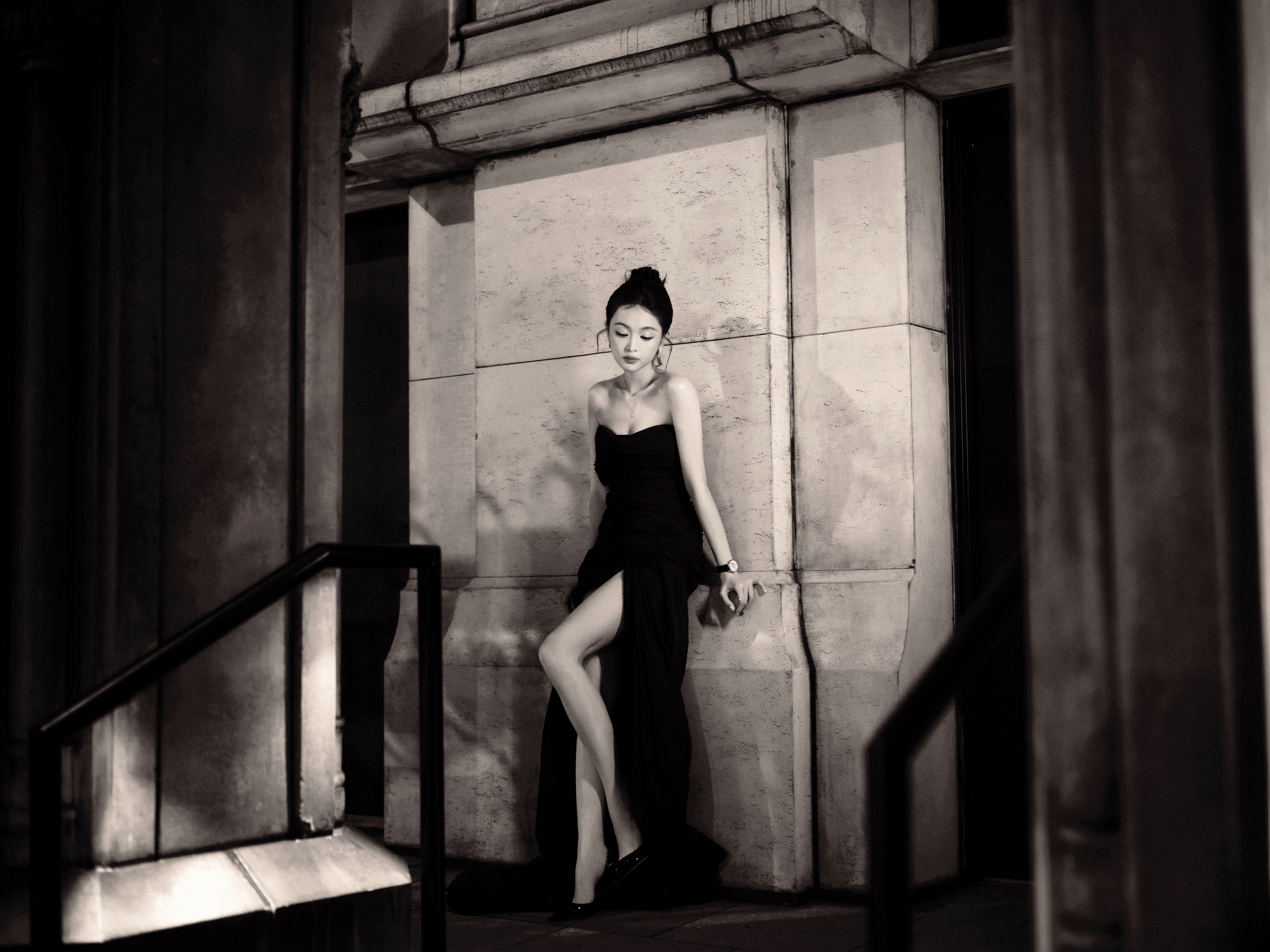 吴宣仪超话 美腿玉足高跟鞋，太撩人了 吴宣仪正脸图呢