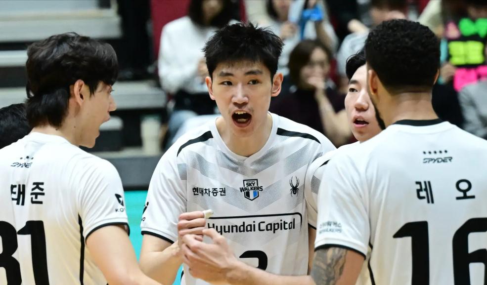 江川在韩国杯上发威，两轮比赛结束后，江川暂列总分第5、进攻榜第1、发球榜第5.