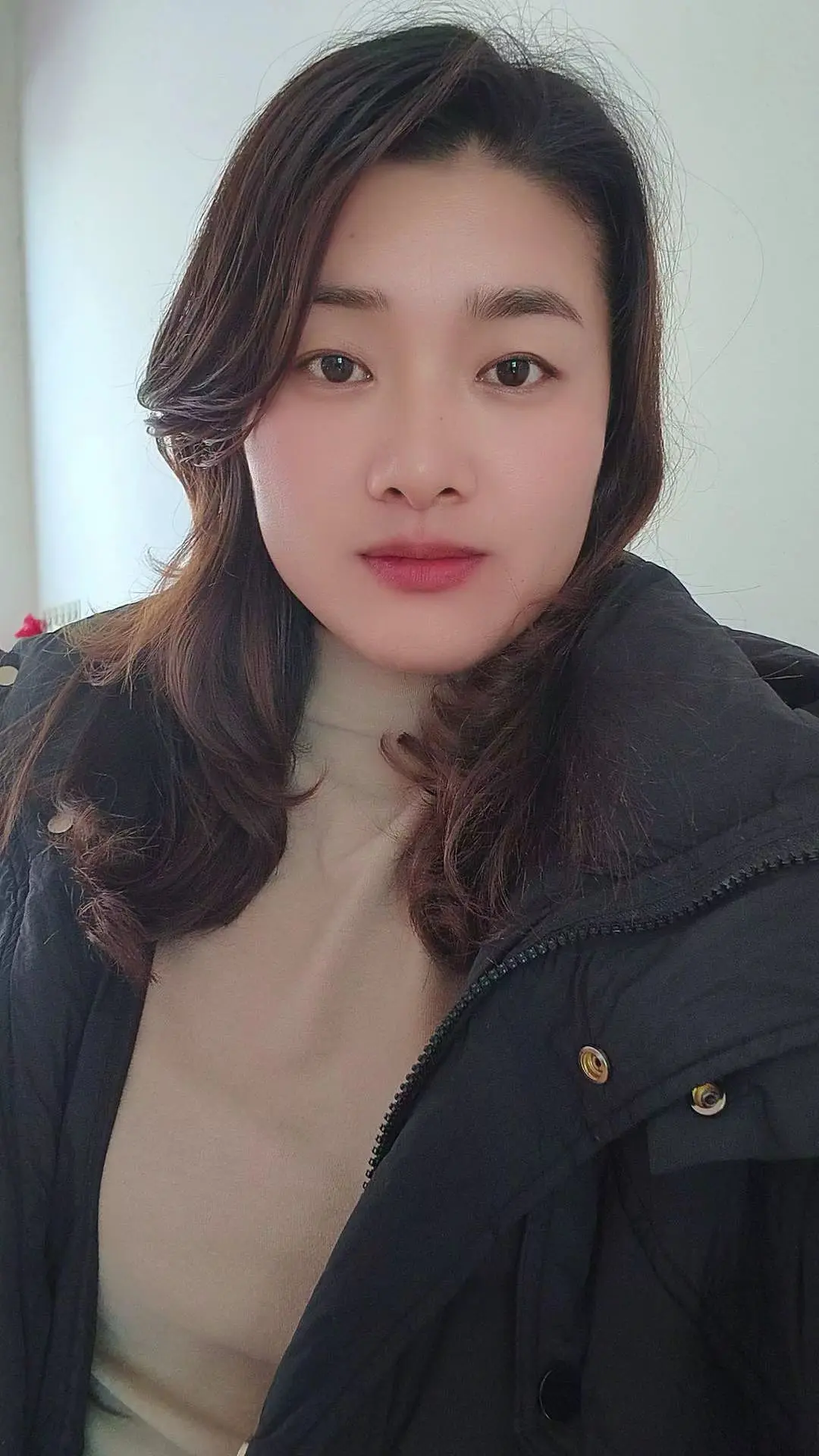 沉稳中带点匪气 永远让人捉摸不透 亦正亦邪.