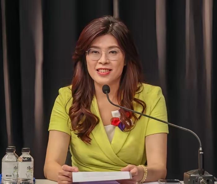 针对“大陆军机绕台”，郑丽文公开表态了！在近期，国民党新主席郑丽文表示，如果未来