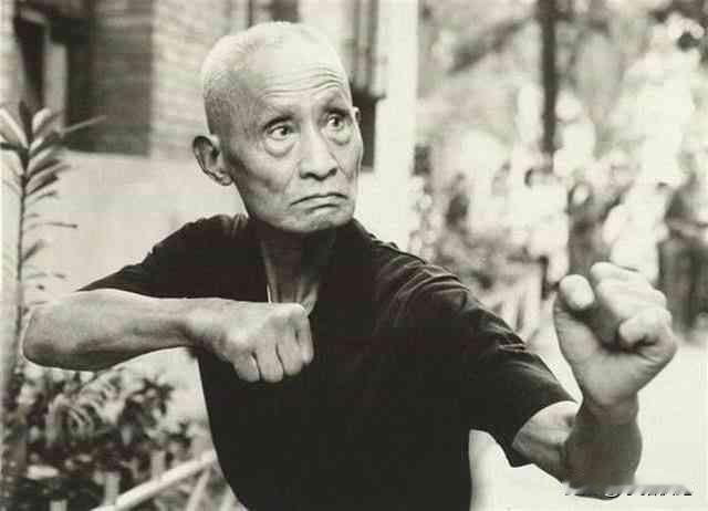 万籁声（1903年3月3日-1992年8月8日），男，原名万常青，号玄威。190