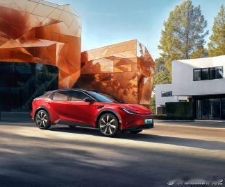 之前一直觉得丰田bZ5的设计非常有个性，没想到这车的定价也不走寻常路。2026刚