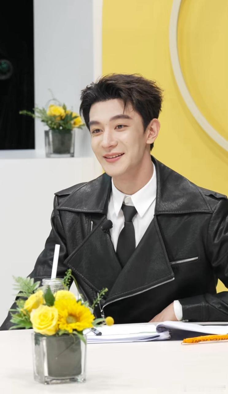 吴昕和夏之光给资本做局这回资本栽大了，吴昕和夏之光姐弟联手砍价，给资本下套超厉害