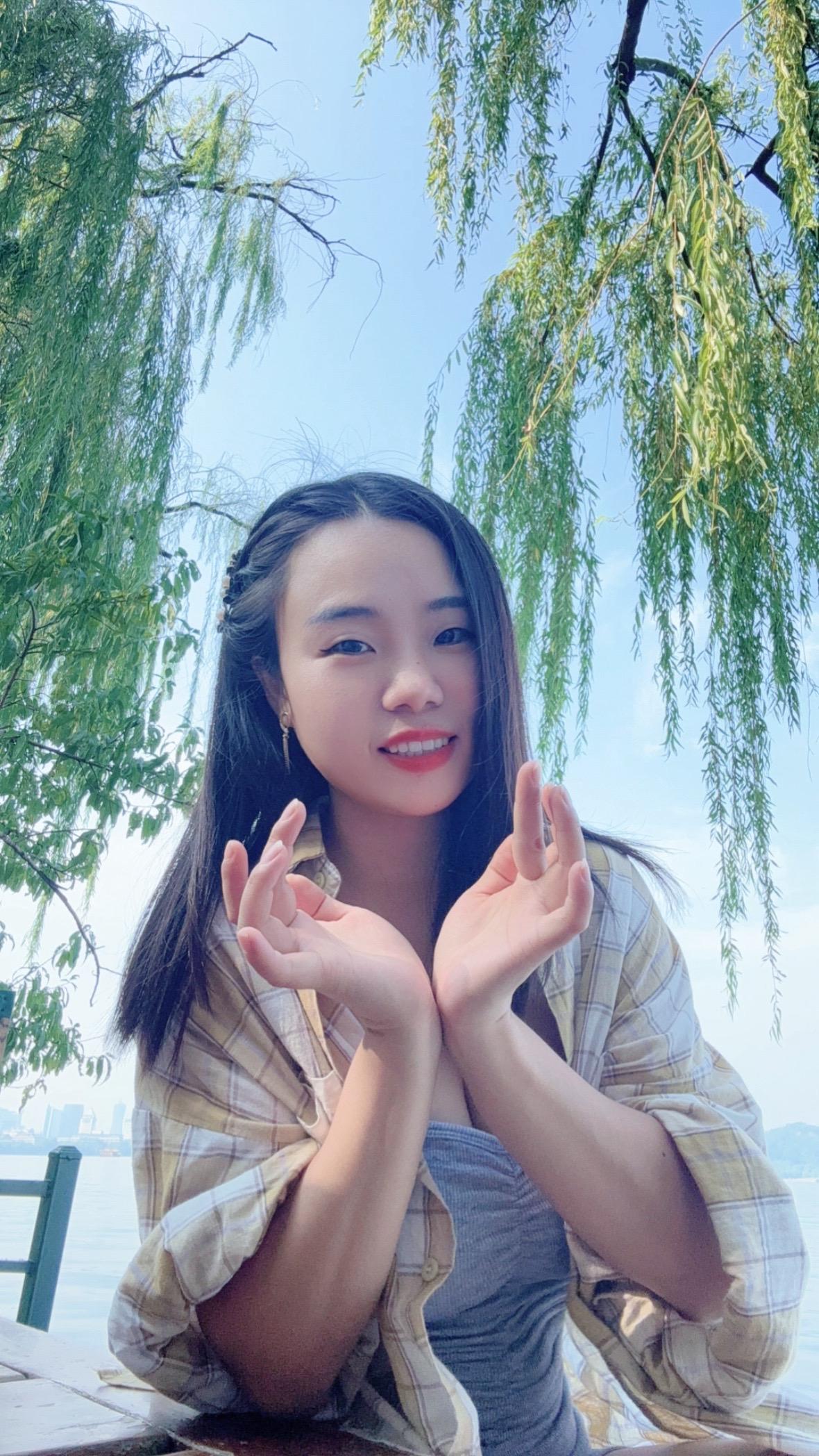 爷爷自种自榨纯芝麻油，厨房必备香油，刚好您需要，正好我爷爷家有，请找小谢呀！