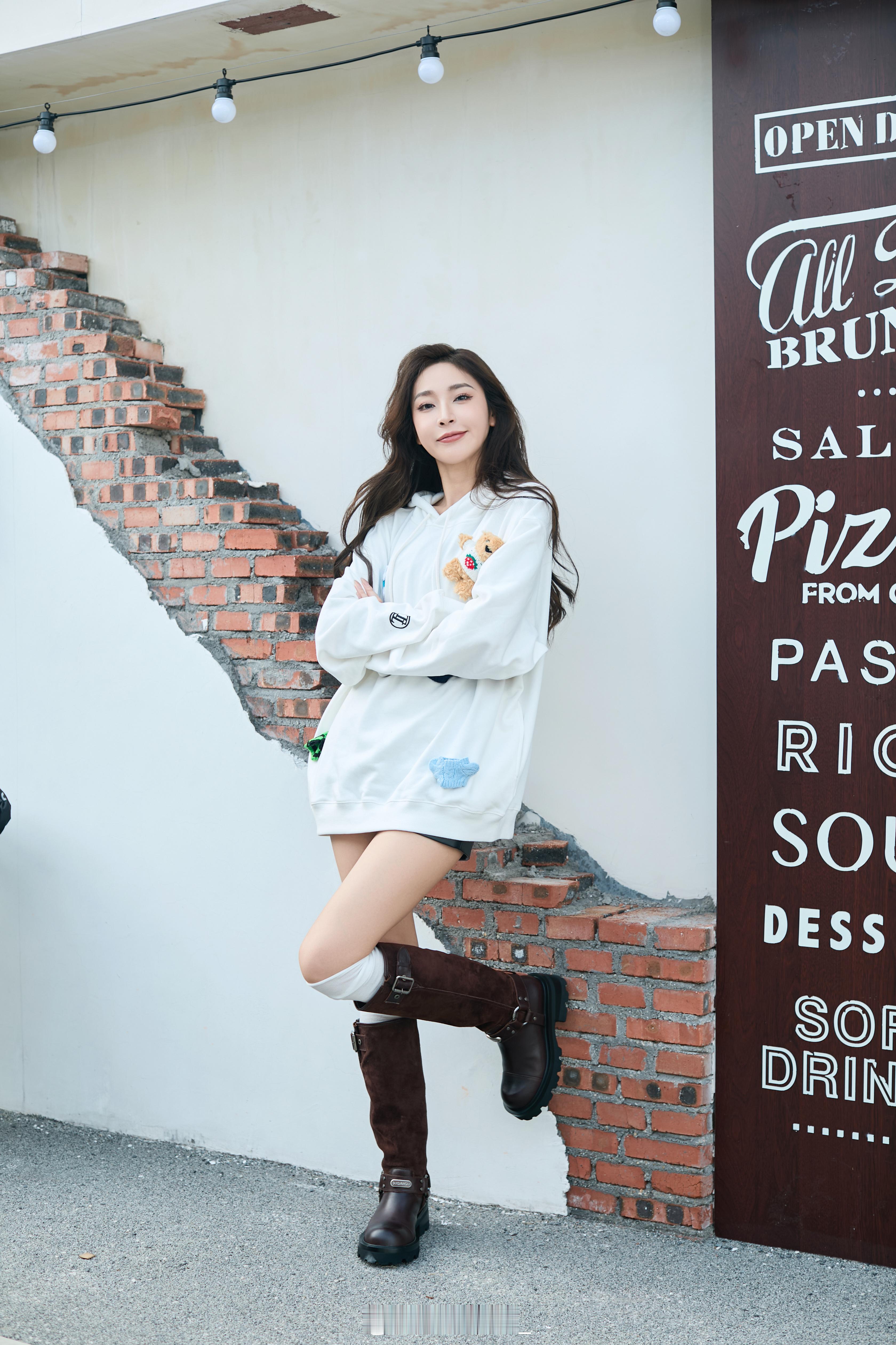 𝙔𝙤𝙡𝙖‘𝙨 𝙤𝙤𝙩𝙙 晒新年前的新穿搭保暖时尚度都安排上啦 