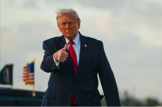 特朗普想往伊朗扔核弹，美军一把手听完直接说不，后果太严重！
 
据俄罗斯卫星通讯