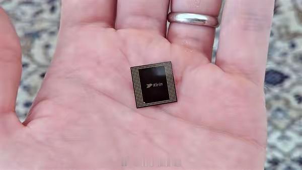 华为半导体领域新突破全网沸腾！华为在半导体关键核心领域，再度拿下里程碑式全新重大