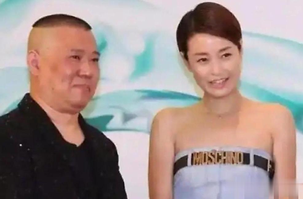 有一回，马伊琍参加节目，郭德纲问她：“听说你在嫁给文章之前，就结过一次...