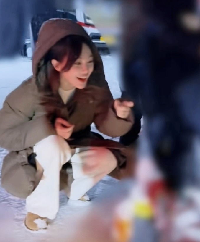 叽叽喳喳的才是唐嫣