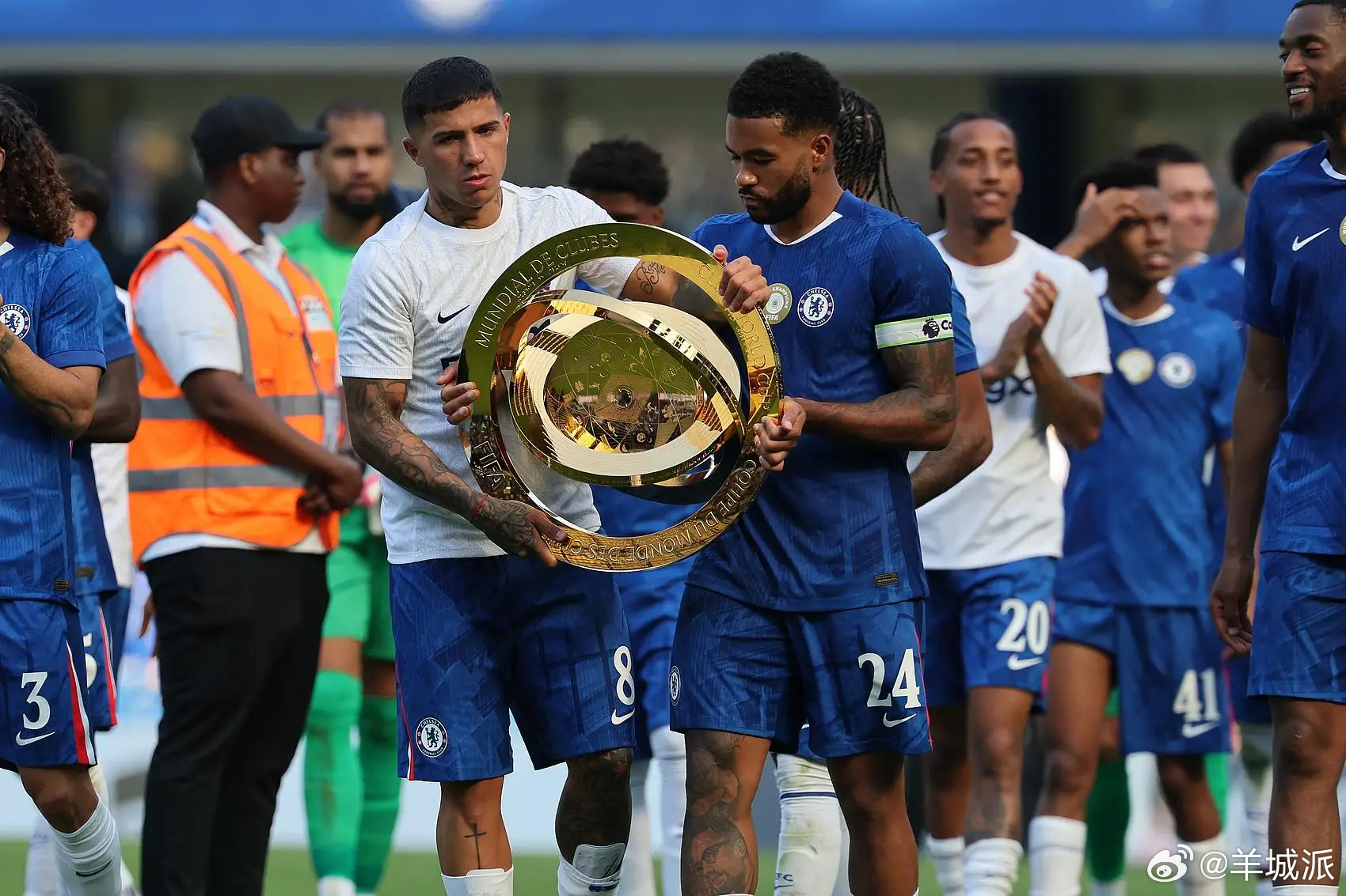 【2026世界杯完整赛程出炉，球员们不得不接受酷暑考验】北京时间内12月7日凌晨