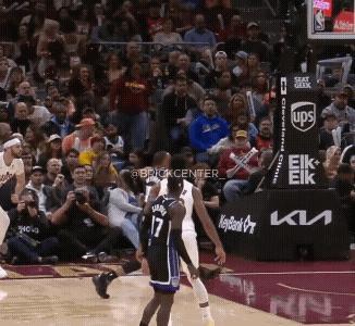 🐢🐢！空篮为何不扣？是差一个助攻到10吗？nba